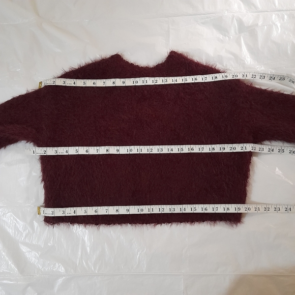 ● Arizona Jean Co. | Cropp Faux Fur Sweater - Picture 6 of 10